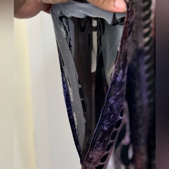 Uno Alla Volta Black Purple Mixed Print Velvet Burnout Duster/Kimono - Picture 4 of 9